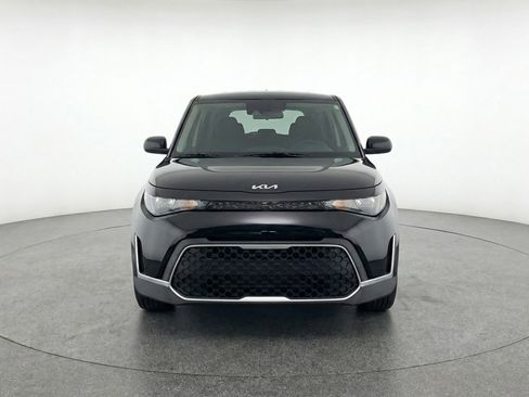 Used 2025 Kia Soul LX w/ LX Technology Package image 2