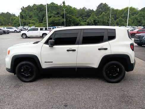 Used 2021 Jeep Renegade Sport AWD/4WD image 3