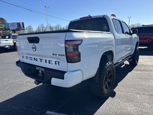 Used 2022 Nissan Frontier SV w/ Technology Package image 8