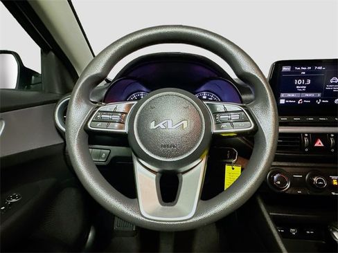 Used 2023 Kia Forte LXS image 10