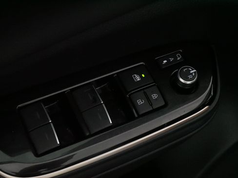 Certified 2026 Toyota Crown AWD/4WD image 19