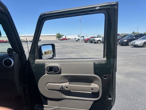 Used 2010 Jeep Wrangler Sahara w/ Trailer Tow Group AWD/4WD image 18