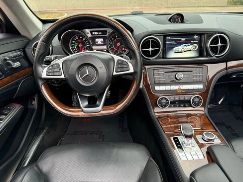 Used 2017 Mercedes-Benz SL 550 image 18