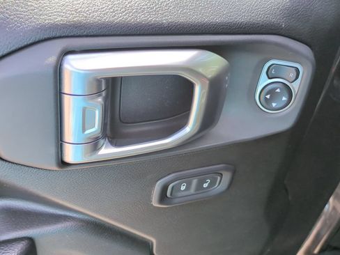 Used 2024 Jeep Wrangler Unlimited Rubicon AWD/4WD image 12