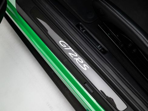 Used 2018 Porsche 911 GT2 RS image 18