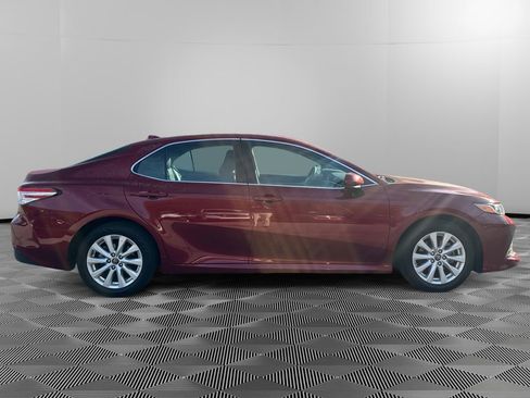 Used 2019 Toyota Camry LE image 8