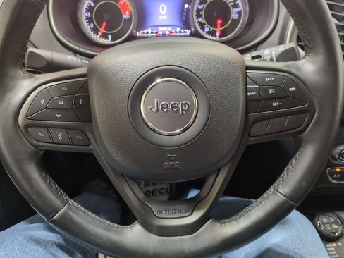 Used 2019 Jeep Cherokee Trailhawk w/ Cold Weather Group AWD/4WD image 19