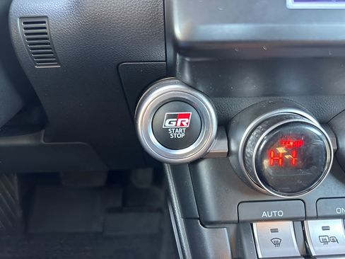 Used 2024 Toyota GR86 image 19