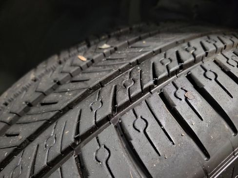 Used 2021 Volvo XC40 P8 Recharge w/ Advanced Package image 11