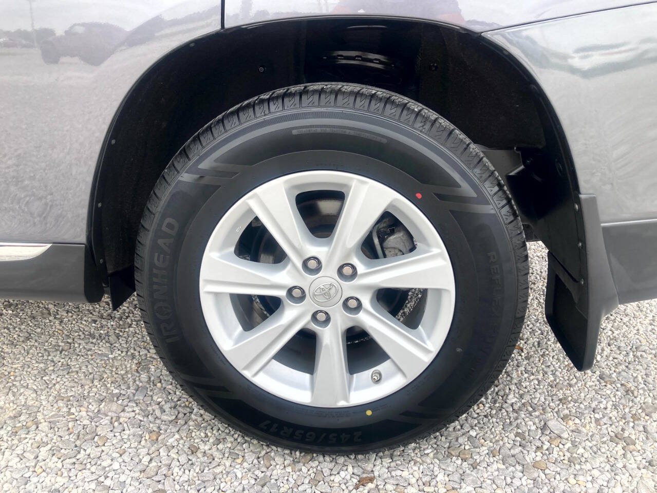 Used 2013 Toyota Highlander Plus FWD image 28