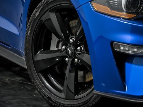 Used 2021 Ford Mustang GT Premium w/ Black Accent Package RWD image 3