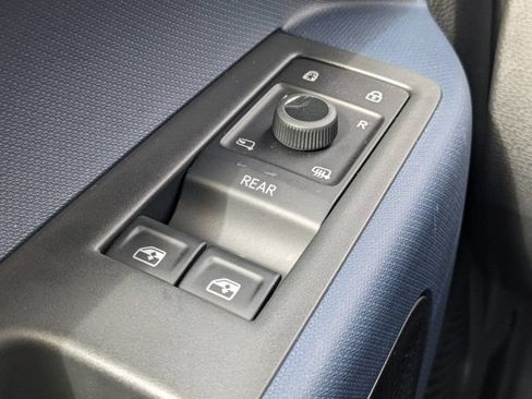 New 2025 Volkswagen ID. Buzz Pro S RWD image 25