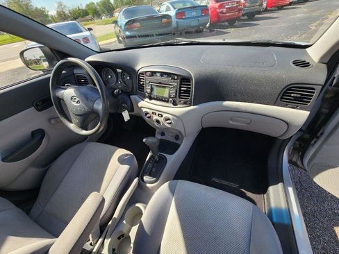 Used 2011 Hyundai Accent GLS image 15