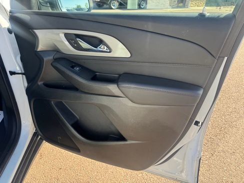 Used 2023 Chevrolet Traverse LT AWD/4WD image 22