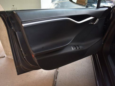 Used 2016 Tesla Model S AWD image 26