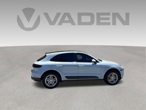 Used 2018 Porsche Macan AWD/4WD image 22