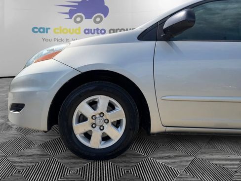 Used 2009 Toyota Sienna LE FWD image 17