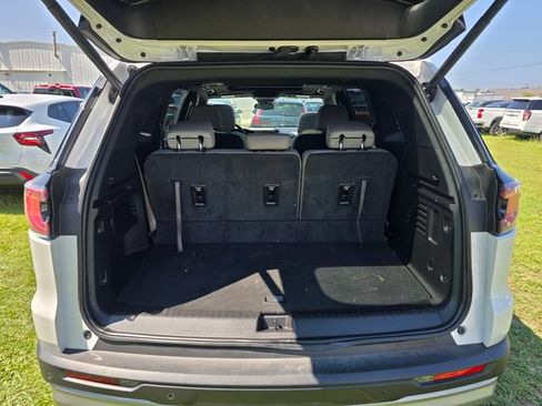 Used 2025 GMC Acadia Elevation w/ Elevation Premium Package FWD image 33