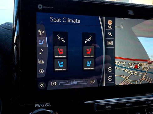 Used 2021 Toyota Highlander Platinum AWD/4WD image 42