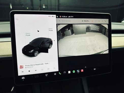 Used 2021 Tesla Model Y Long Range AWD/4WD image 36