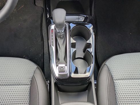 New 2025 Chevrolet Trax LT w/ LT Convenience Package image 6