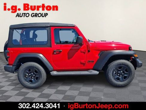 Used 2022 Jeep Wrangler Sport AWD/4WD image 7
