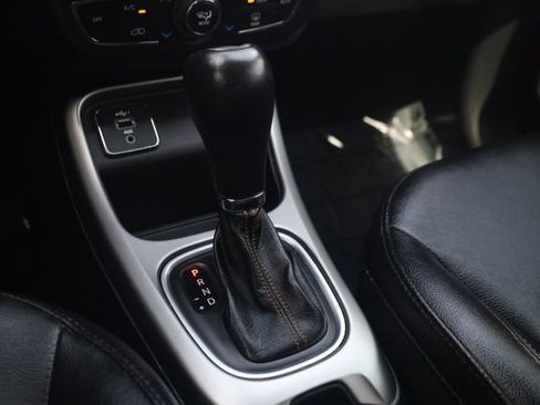 Used 2020 Jeep Compass Latitude FWD image 21