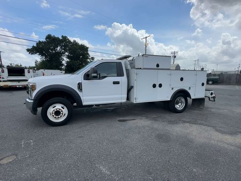 Used 2019 Ford F550 2WD Regular Cab Super Duty image 4