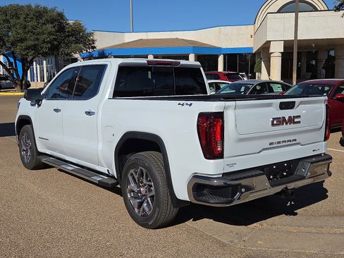 New 2026 GMC Sierra 1500 SLT image 3