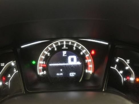 Used 2018 Honda Civic Sport image 27