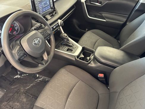 Used 2021 Toyota RAV4 XLE w/ Carpet Mat Package (TMS) AWD/4WD image 11