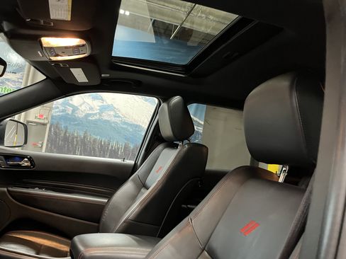 Certified 2025 Dodge Durango R/T image 19