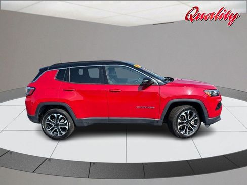 Used 2024 Jeep Compass Limited AWD/4WD image 2