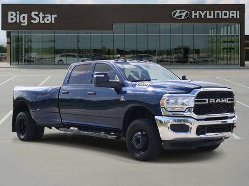Used 2024 RAM 3500 Tradesman w/ Chrome Appearance Group AWD/4WD image 6