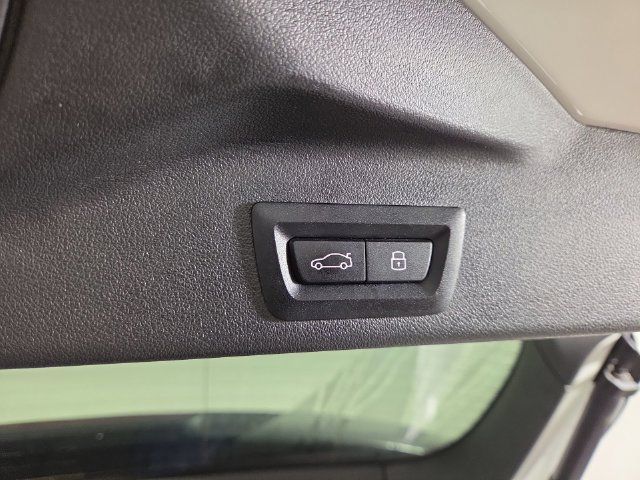 Used 2025 BMW X5 xDrive50e AWD/4WD image 34