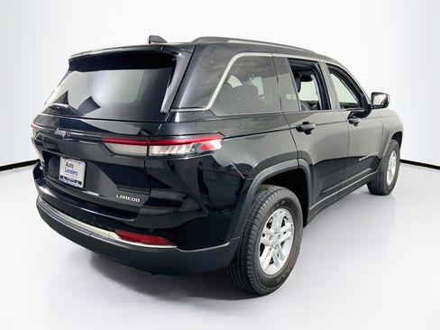 Used 2023 Jeep Grand Cherokee Laredo AWD/4WD image 5