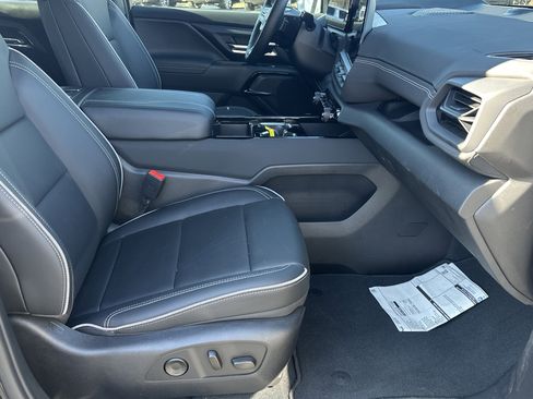 New 2025 Chevrolet Silverado EV LT image 14