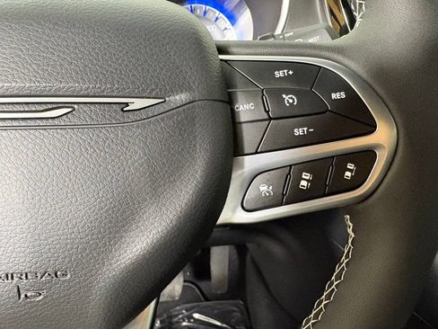 New 2027 Chrysler Pacifica Select FWD image 24