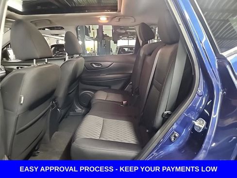 Used 2018 Nissan Rogue SV w/ Sun & Sound Touring Package image 12