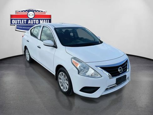 Used 2016 Nissan Versa S Plus FWD image 1