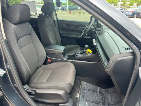 Used 2025 Honda CR-V LX image 8