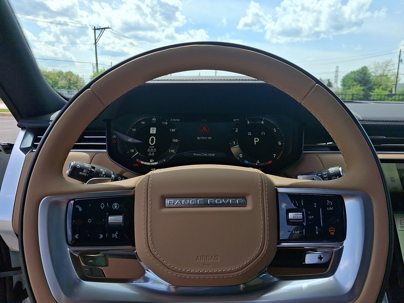 New 2026 Land Rover Range Rover Long Wheelbase SE AWD/4WD image 18