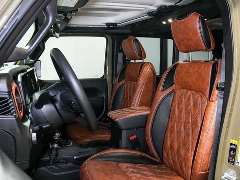 Used 2025 Jeep Wrangler Unlimited Sport AWD/4WD image 20