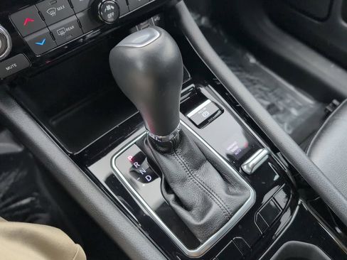 Used 2024 Jeep Compass Limited image 29