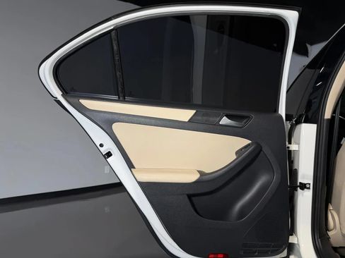 Used 2012 Volkswagen Jetta SE FWD image 13