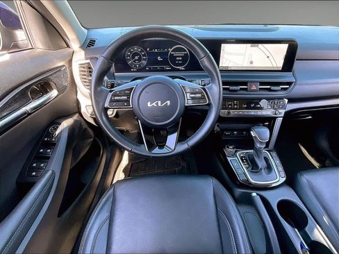 Used 2024 Kia Seltos EX AWD/4WD image 16