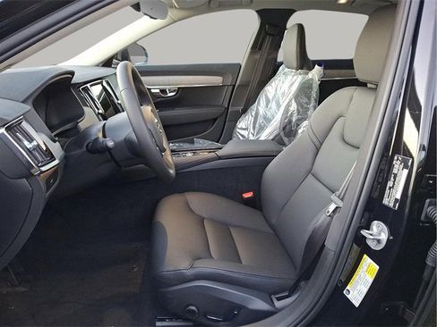New 2025 Volvo S90 B6 Plus image 5