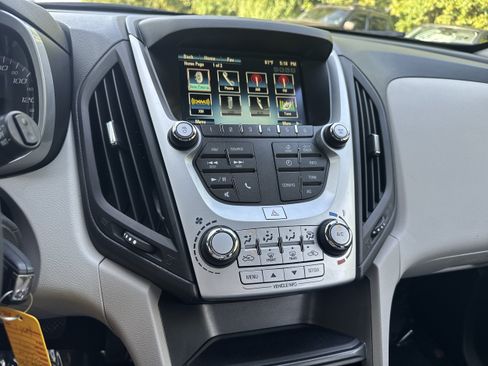 Used 2017 Chevrolet Equinox LS AWD/4WD image 16