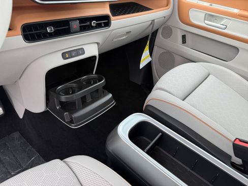 New 2025 Volkswagen ID. Buzz 1st Edition image 13