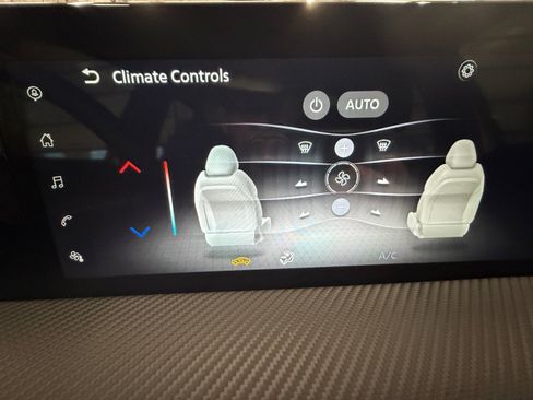 Used 2025 Nissan Kicks SR image 18